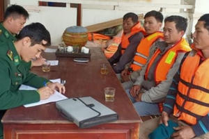 Tàu cá bị đâm chìm 8 thuyền viên rơi xuống biển, 1 người tử vong