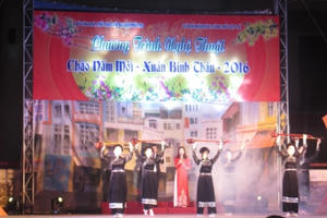 Phú Thọ: Tổ chức chương trình nghệ thuật "Chào đón xuân Bính Thân 2016"