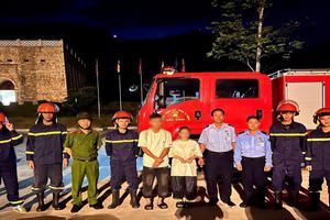 Tìm kiếm, giải cứu thành công 02 du khách bị lạc trong rừng về nơi an toàn