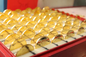 Gần đến ngày vía Thần tài, giá vàng chạm ngưỡng cao lịch sử