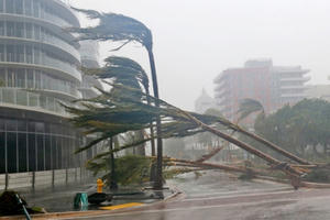 Siêu bão Irma tấn công Florida Siêu bão Irma tấn công Florida