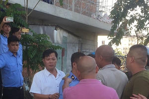 Cuộc 'cưỡng chế' kỳ lạ tại Phú Quốc: Ông Trưởng phòng mặc quần đùi đến hiện trường lớn tiếng trong hơi men