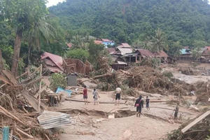 Phó Thủ tướng Chính phủ Mai Văn Chính kiểm tra, chỉ đạo công tác ứng phó, khắc phục lũ lụt tại Nghệ An