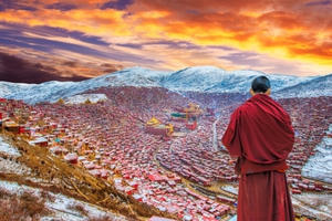 Toàn cảnh Kì vĩ "thung lũng đỏ" Phật giáo Larung Gar trước ngày bị phá dỡ