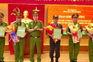 TP HCM: Thưởng nóng lực lượng phá nhanh vụ án giết nữ nhân viên quán cà phê