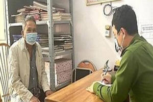 Hải Dương: 16 năm trốn truy nã đối tượng bị bắt sau quá trình truy vết COVID-19 Hải Dương: 16 năm trốn truy nã đối tượng bị bắt sau quá trình truy vết COVID-19