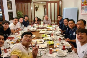 Người vợ bí ẩn của bầu Đức lần đầu lộ diện: Sở hữu cổ phần có gì mới?