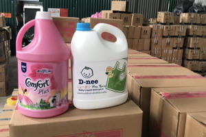Hà Nội: Hàng trăm can nước giặt giả nhãn hiệu D-nee, Comfort bị bắt giữ
