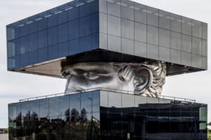 Những tòa nhà mang phong cách "quái dị" nhất thế giới Những tòa nhà mang phong cách "quái dị" nhất thế giới