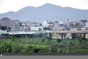 Xây nhà ở cho cán bộ quân đội trên đất quốc phòng