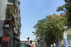 Chung cư nghiêng dọa sập "bất thình lình", yêu cầu di dân khẩn cấp