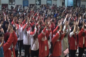 Ra quân Lễ hội Xuân hồng 2016: Tình nguyện viên hô vang lời quyết tâm