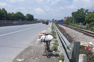 Mẹ của ca sĩ Châu Việt Cường tử vong khi nhặt ve chai ở đường ray tàu hỏa