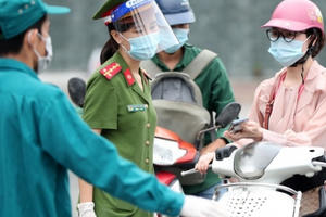 Cấp giấy đi đường tại Hà Nội: 3 nhóm do Thủ trưởng cơ quan cấp, 3 nhóm còn lại thuộc Phòng CSGT