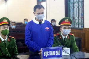 Xét xử đối tượng dùng dao tự vẫn bất thành sau khi xuống tay sát hại vợ