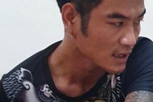 Chạy xe máy phân khối lớn mang lô “hàng trắng” khủng về xuôi thì bị bắt giữ