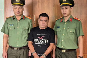 Bắt tạm giam thành viên tổ chức khủng bố 'Chính phủ quốc gia Việt Nam lâm thời' Bắt tạm giam thành viên tổ chức khủng bố 'Chính phủ quốc gia Việt Nam lâm thời'