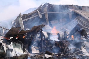 Bình Định: Hàng trăm chiến sĩ đang vật lộn với "bà hỏa"