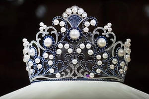 Choáng với số phần thưởng khủng dành cho tân Hoa hậu 2016