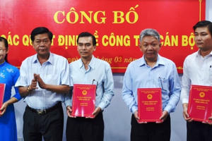 Kiện toàn tổ chức, nhân sự 3 tỉnh thành Kiện toàn tổ chức, nhân sự 3 tỉnh thành