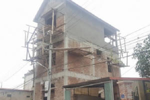 Hà Nội: Sập giàn giáo khi trát tường nhà khiến hai người thiệt mạng