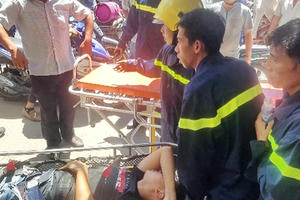 Cứu sống thanh niên nằm bất động trên sân thượng tầng 4 của căn nhà