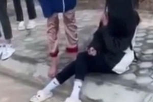 Hải Dương: Nữ sinh bị bạn đánh dã man, công an vào cuộc