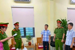 Bắt giữ một Hiệu trưởng trường THPT tại Hoà Bình