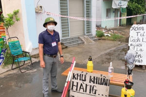 Nhân rộng “xóm tự cách ly” bảo vệ “vùng xanh” giữa tâm dịch