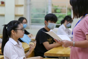 Hà Nội: Thi vào lớp 10 với 3 môn Toán, Văn, Ngoại ngữ