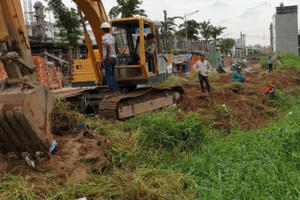 Dự án Thăng Long Home - Hưng Phú lấp rạch gây ngập úng Dự án Thăng Long Home - Hưng Phú lấp rạch gây ngập úng