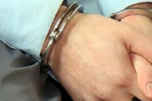 Bốn cha con hầu tòa vì... tiếng đài mở to