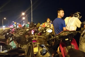 Hà Nội: Nữ sinh 20 tuổi nhảy cầu Vĩnh Tuy tự vẫn nghi do chuyện tình cảm