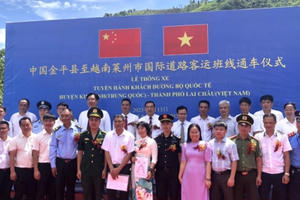 Chính thức thông xe tuyến vận tải hành khách quốc tế tại Lai Châu đi Trung Quốc