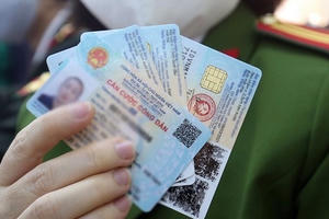 Người dân đi làm căn cước công dân gắn chíp cần chuẩn bị gì?