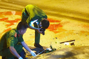 Nghi án con trai tâm thần đánh chết bố đẻ rồi cố thủ trong nhà Nghi án con trai tâm thần đánh chết bố đẻ rồi cố thủ trong nhà