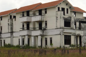 Bất động sản Bình Dương sau cơn sốt: Nơi biệt thự bỏ hoang, nơi dự án "ma" giăng bẫy