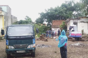 Đang ngủ cùng vợ, người đàn ông bị kẻ lạ mặt đột nhập đánh đến nguy kịch