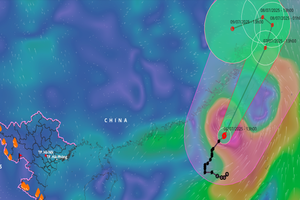 Cơn bão số 2 mạnh lên, giật cấp 15 ở Đông Bắc Biển Đông