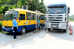Xử phạt hơn 140 triệu đồng đối với 8 phương tiện vi phạm quá tải trọng ở Lào Cai
