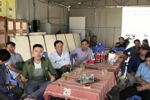 Địa ốc 24h: Bỗng dưng phải dỡ ki ốt trước mùa kinh doanh, khu tái định cư thành nhà hoang giữa Hà Nội