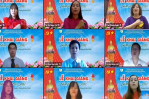 Lần đầu tiên, học sinh khai giảng năm học mới qua truyền hình