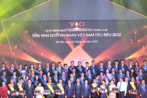 Tôn vinh khát vọng làm giàu gắn với trách nhiệm xã hội của doanh nhân