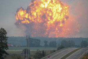 Kho vũ khí ở Ukraine phát nổ dữ dội, hơn 20.000 người sơ tán