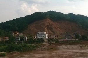 Nghi vấn mua cả quả đồi để múc đất bán: Phá hoại môi trường, trốn thuế tài nguyên?