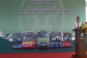 Hà Nội: Chính thức mở hai tuyến buýt đô thị kết nối đô thị
