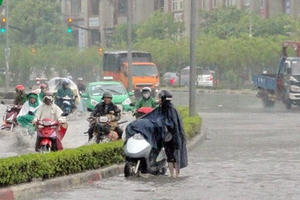 Dự báo thời tiết ngày 11/7: Hà Nội tiếp tục nắng gắt, tối và đêm có mưa dông
