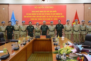 Trao quyết định của Chủ tịch nước về công tác cán bộ