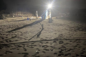 Thái Bình: Phát hiện một thi thể nam giới dạt vào bờ biển Cồn Vành