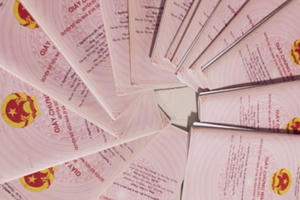 Thua cờ bạc, trộm 17 cuốn sổ đỏ của bố vợ đi cầm